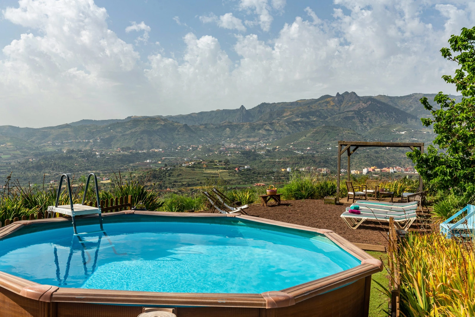 Piscina privada de La Caldera con vistas al paisaje · Casa Rural La Caldera