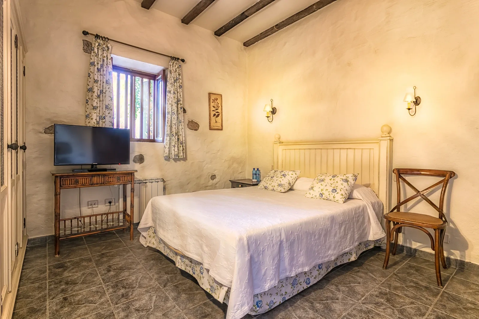 Dormitorio de la categoría doble básica · Hotel Rural LIVVO Maipez
