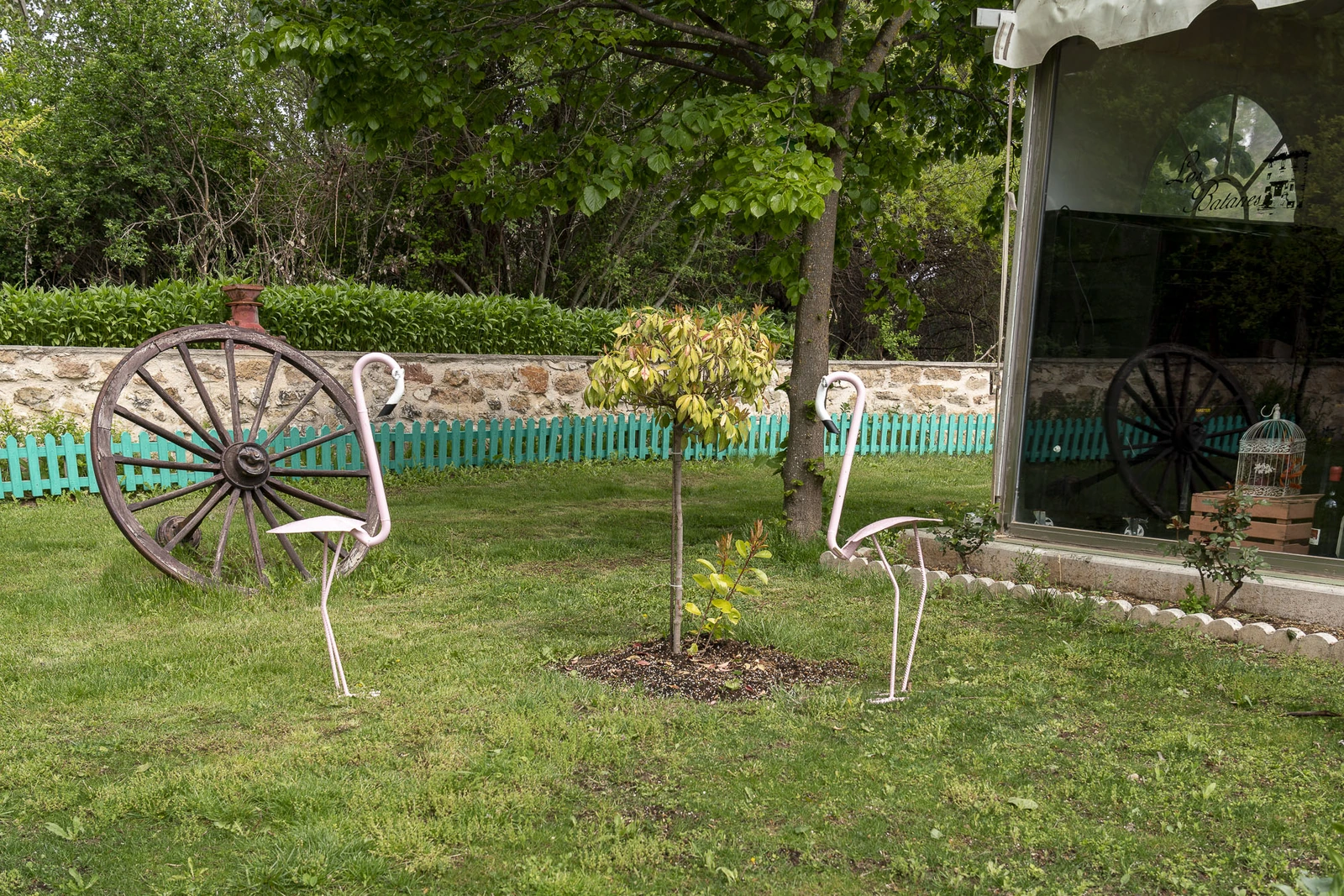 Jardín común de El Molino del Batán. · El Molino del Batán