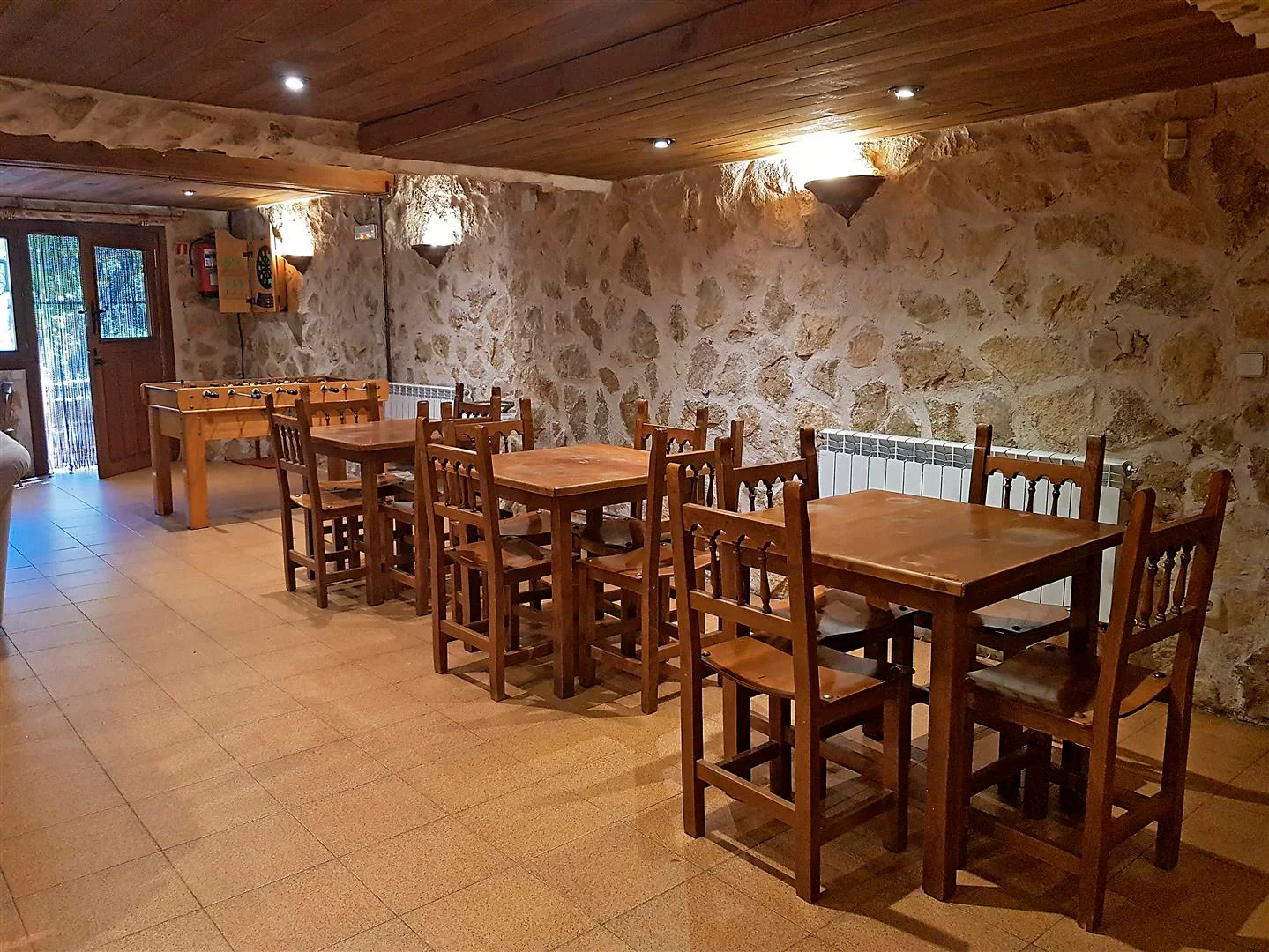 Comedor y zona de estar de la bodega común
