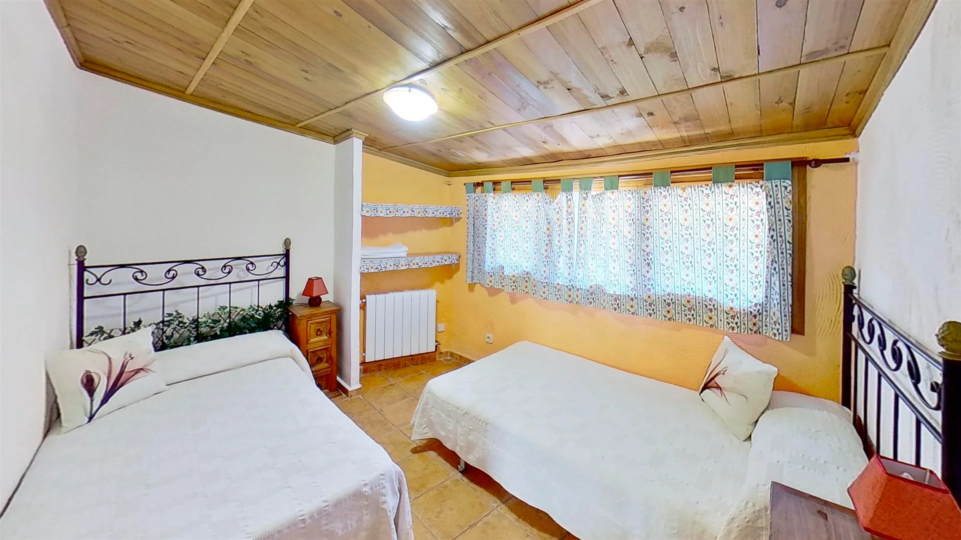 Dormitorio doble de uno de los apartamentos