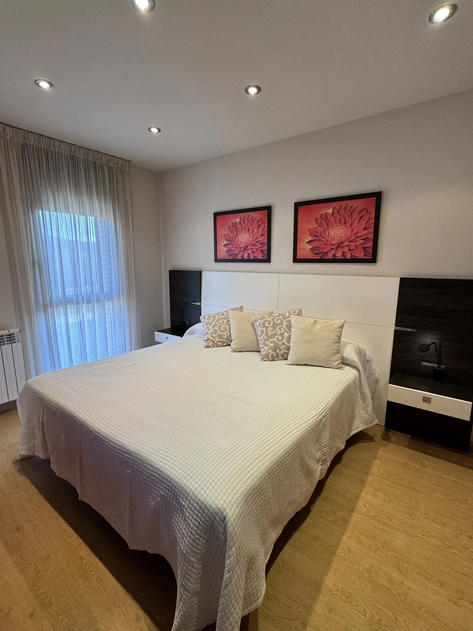 Dormitorio doble en Apartamentos Can Rocamora, Arén