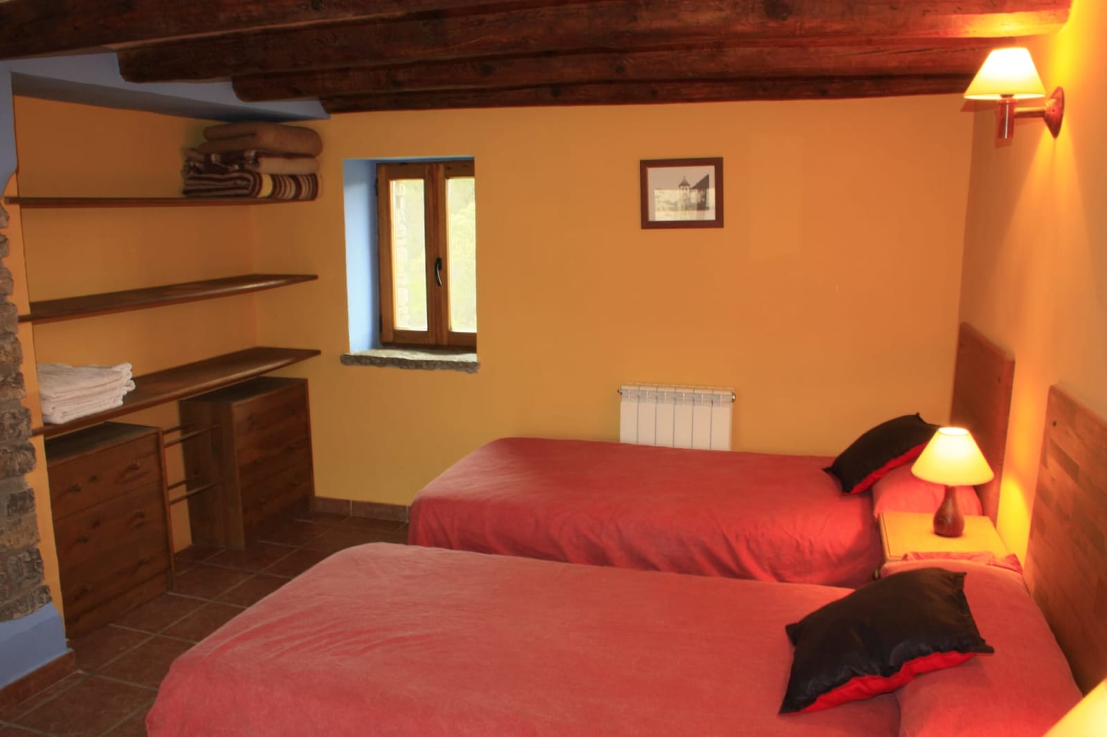Dormitorio de varias camas de Casa Bestregui