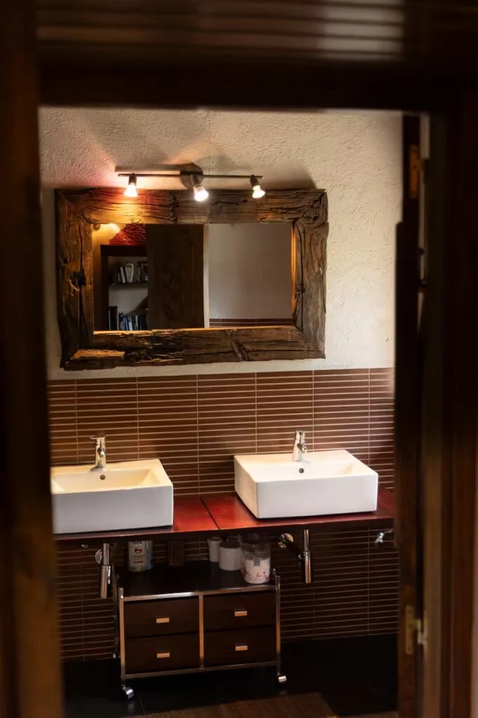 Baño de la Junior Suite El Bosque en Casa Muria