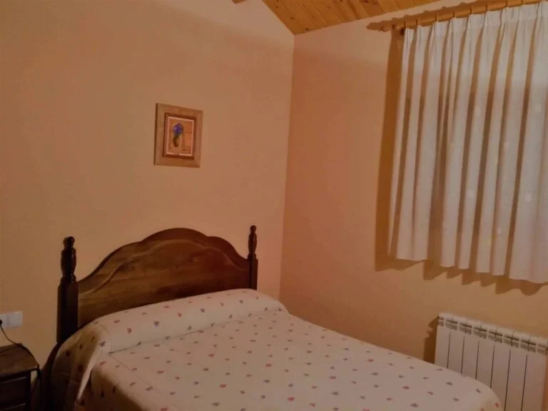 Dormitorio de Casa Añísclo · Casas Rurales Molins