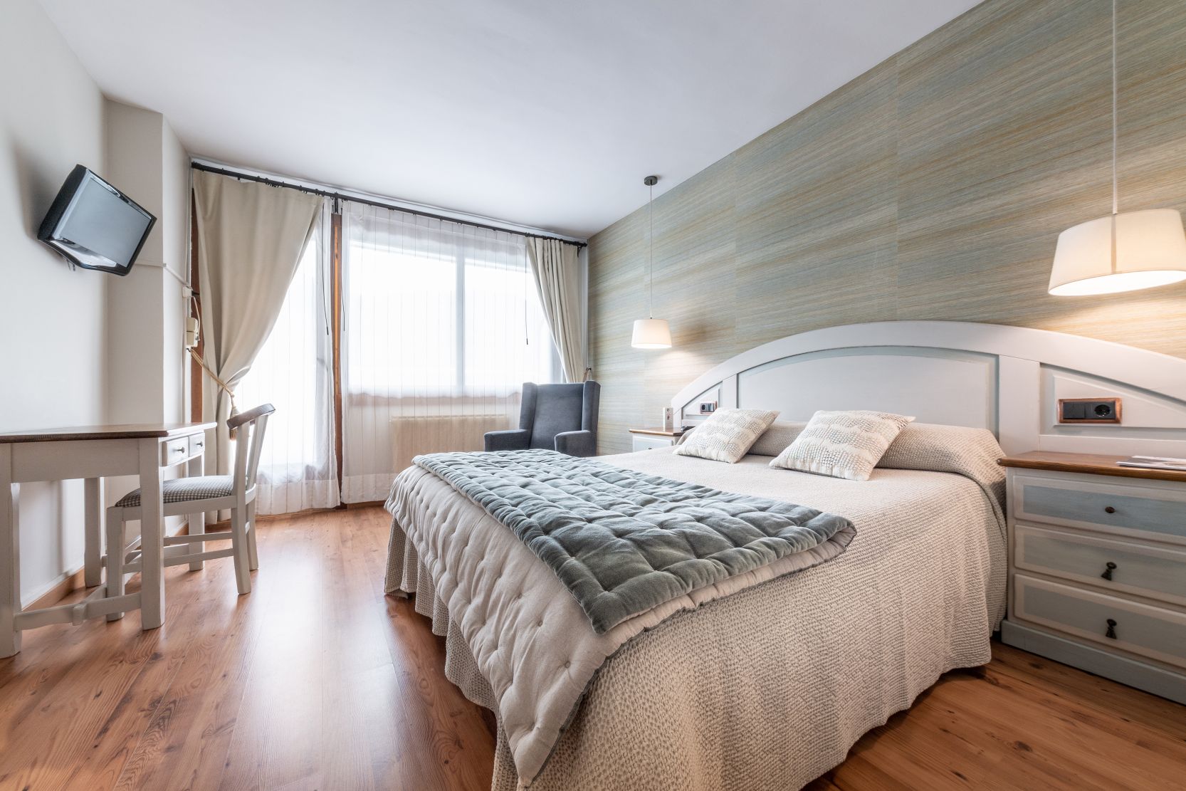 Habitación doble luminosa del Hotel El Mirador