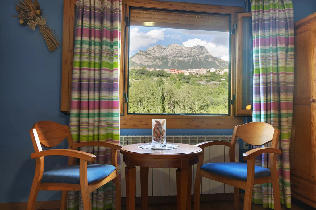 Habitación con vistas a la montaña · Hotel Cinca, Escalona