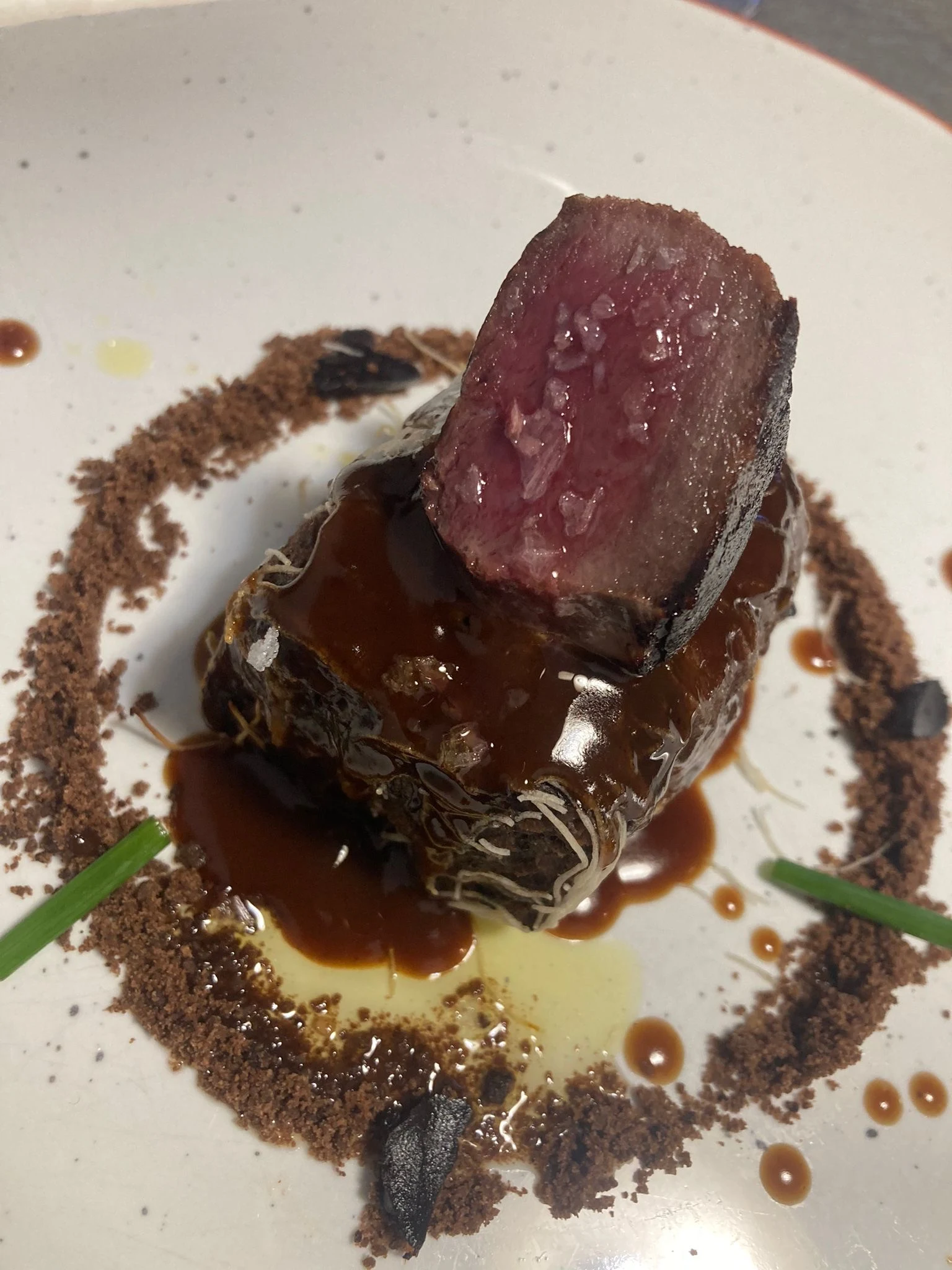 Plato servido en el restaurante de Leyendas del Pirineo