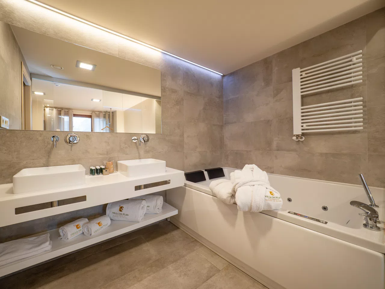 Bañera de hidromasaje de Villa de Plan