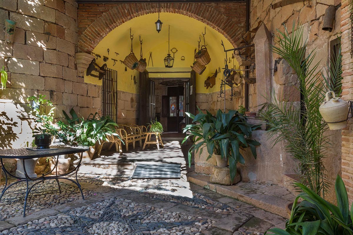 Patio de entrada de Palacio Guzmanes