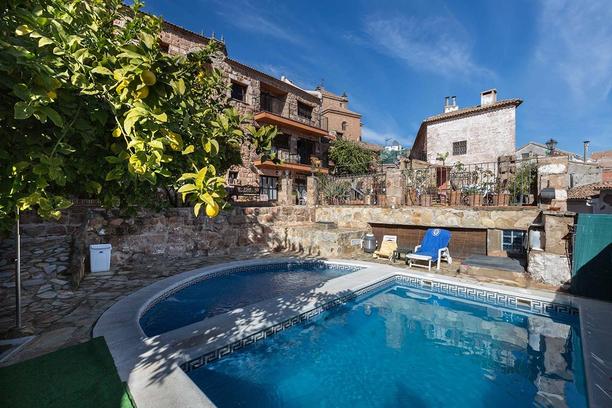 Piscina del Hotel Palacio Guzmanes