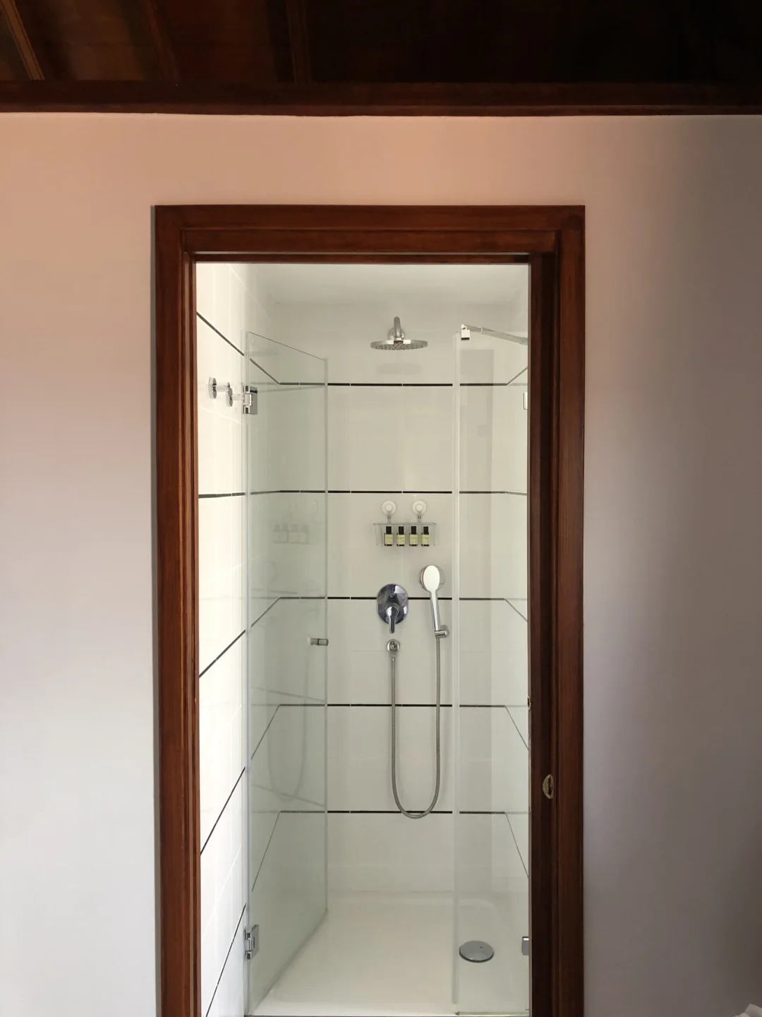 Ducha de una habitación del Hotel Rural Ibo Alfaro