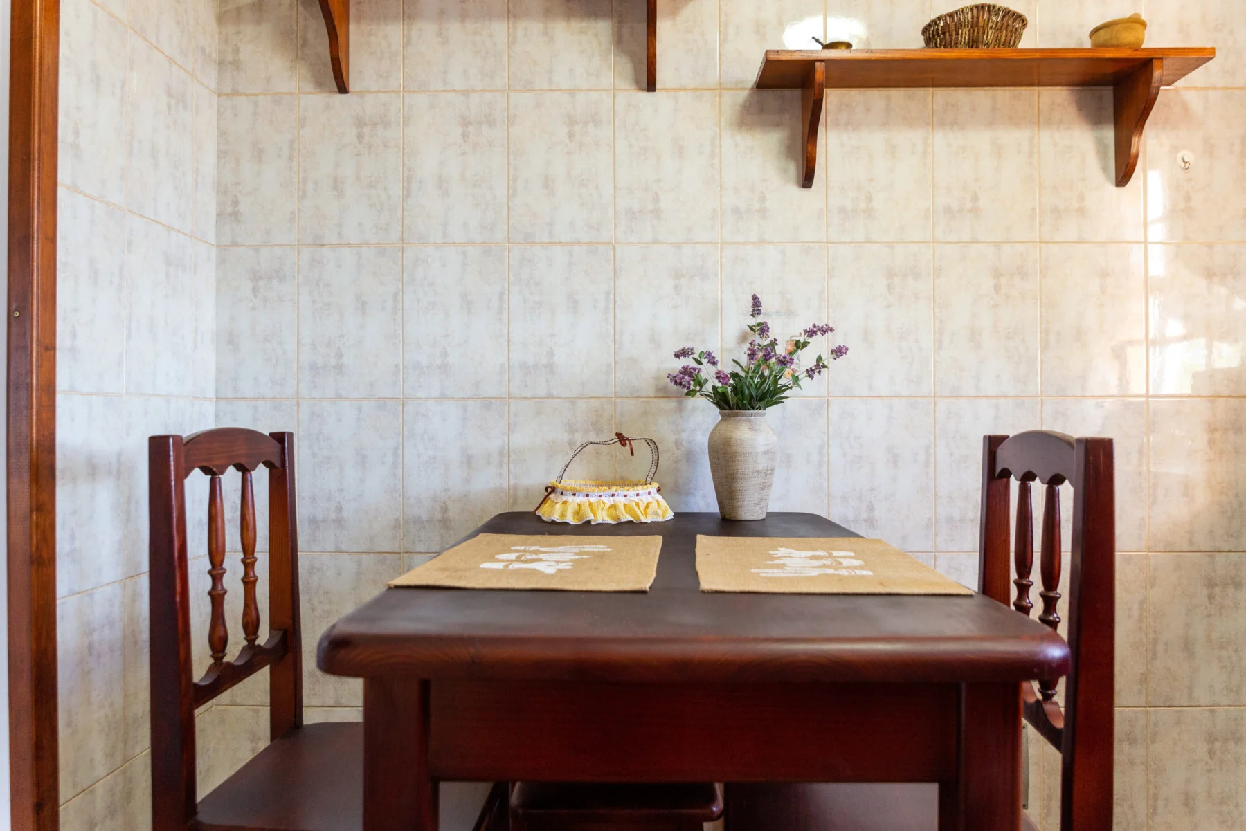 Interior de Casa El Lomito con comedor y cocina