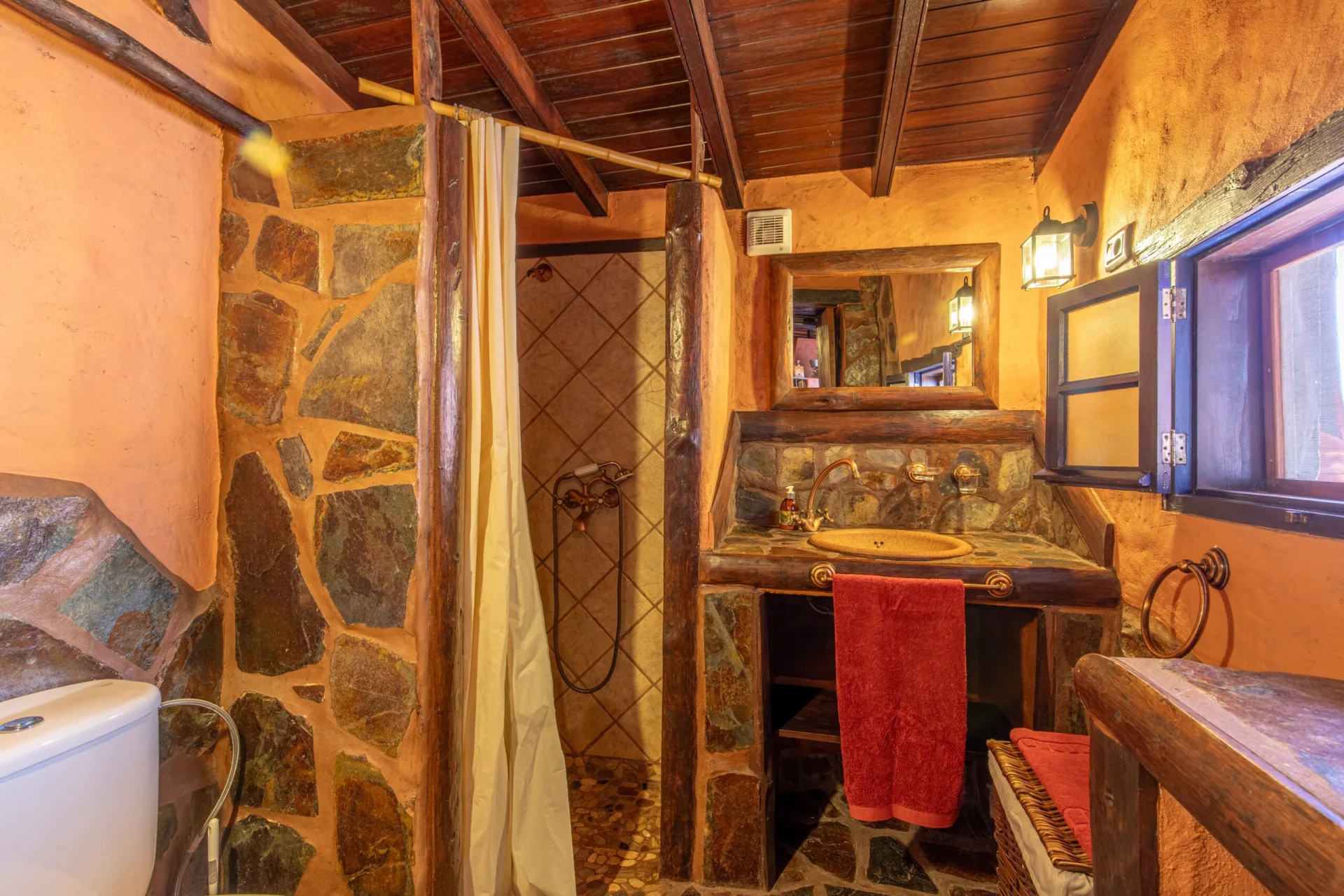 Baño de La Alcoba, una de las casitas de Hacienda La Centenaria