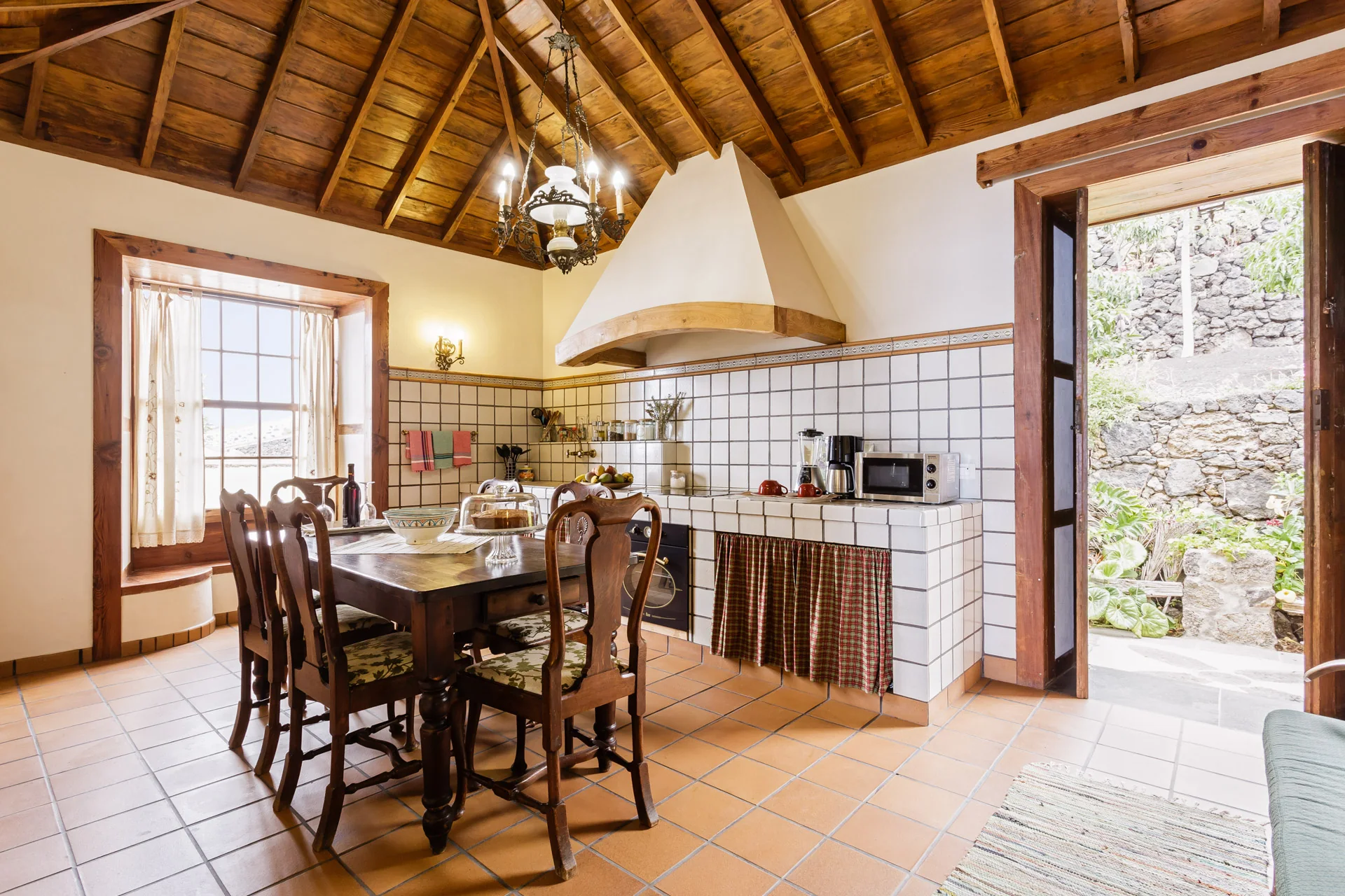 Cocina y comedor de la Casona rural de Los Melindros