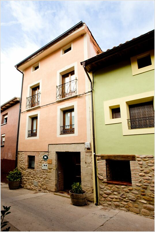Fachada de Casa Rural La Cigüeña en Uruñuela