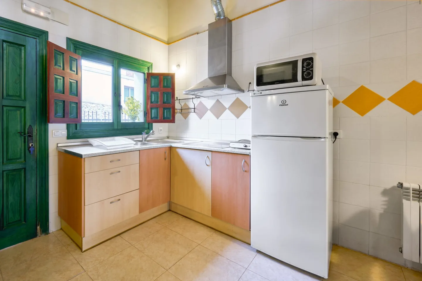 Cocina de uno de los apartamentos de La Peinada