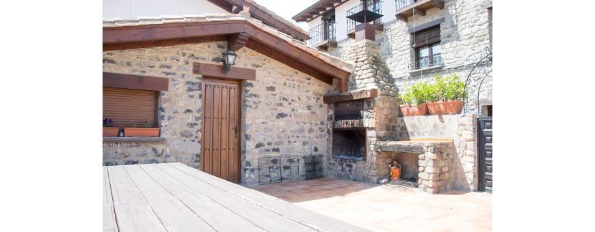 Terraza exterior y zona de barbacoa de Casa Rural Monte Real