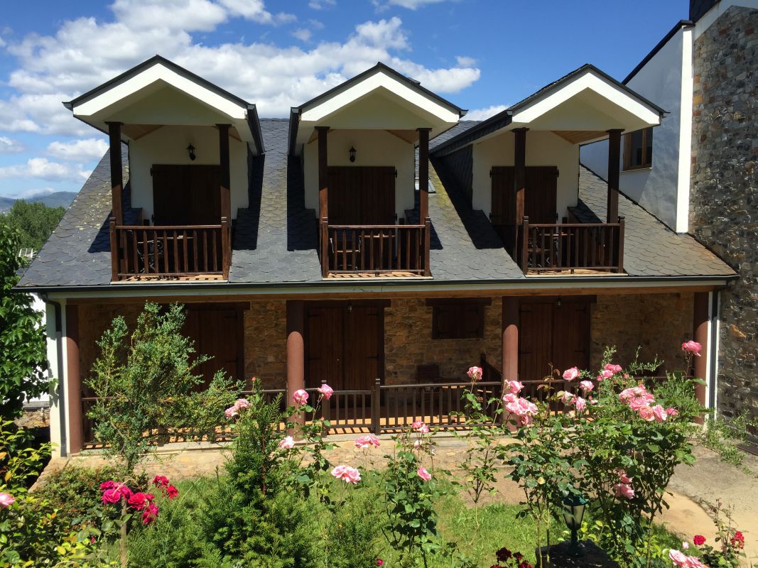Fachada de Casa Ana en Sésamo
