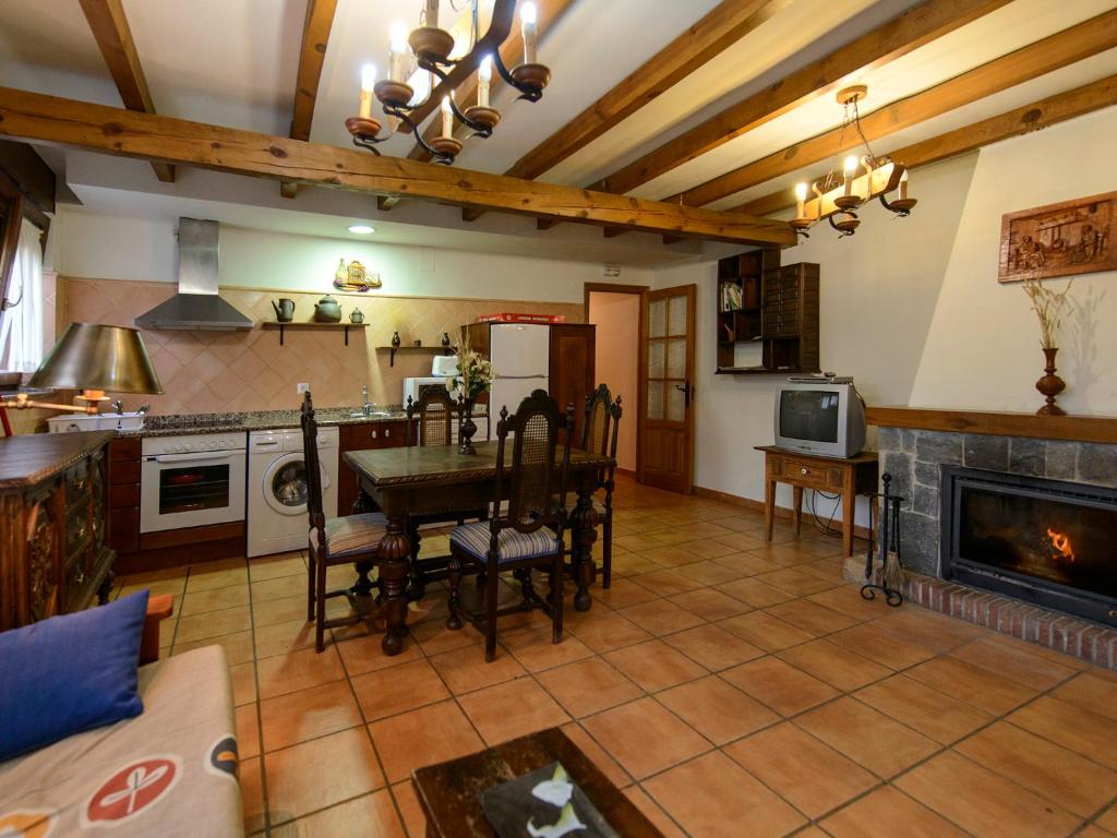 Salón de El Casar del Puente I