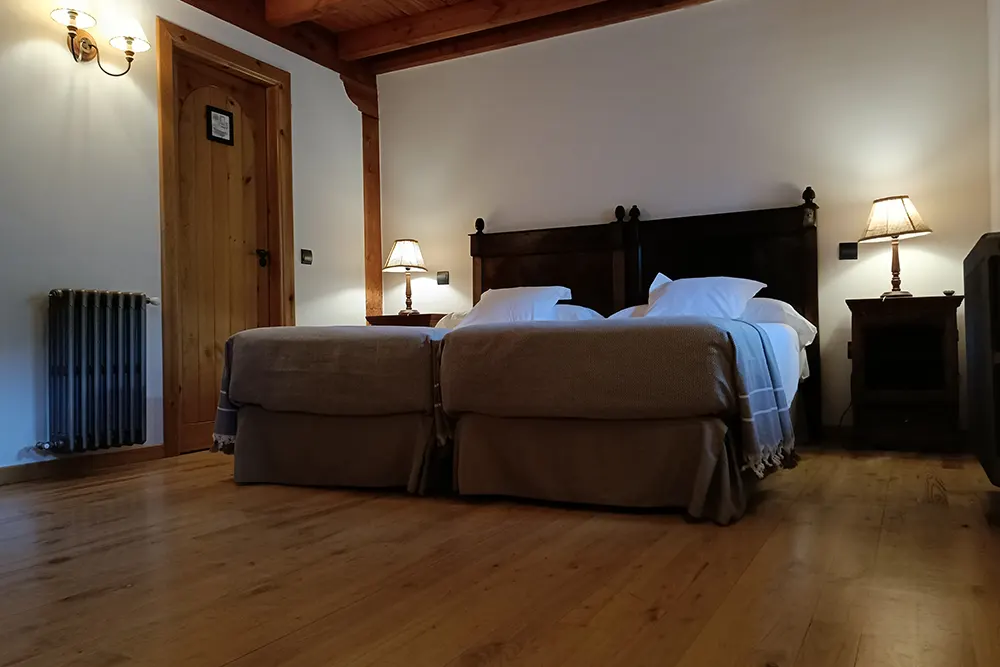 Habitación con dos camas de La Morada de Vadinia