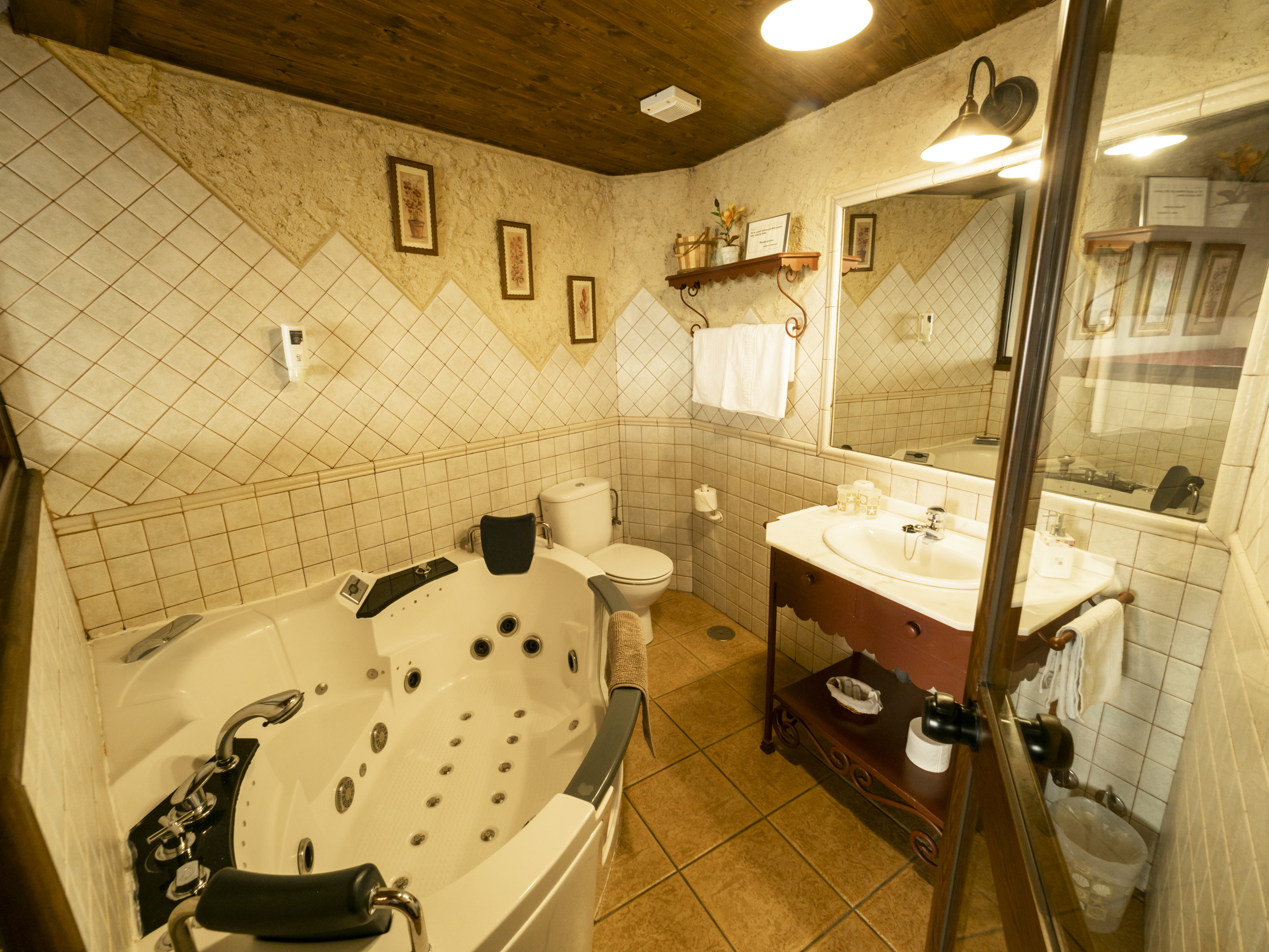 Baño con hidromasaje de Posada El Campanario
