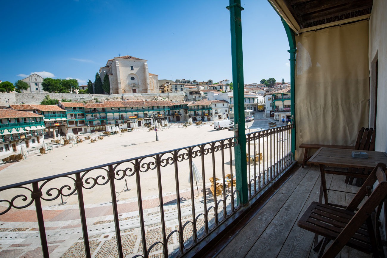 Balcón de La Casa de los Soportales con vistas a la plaza