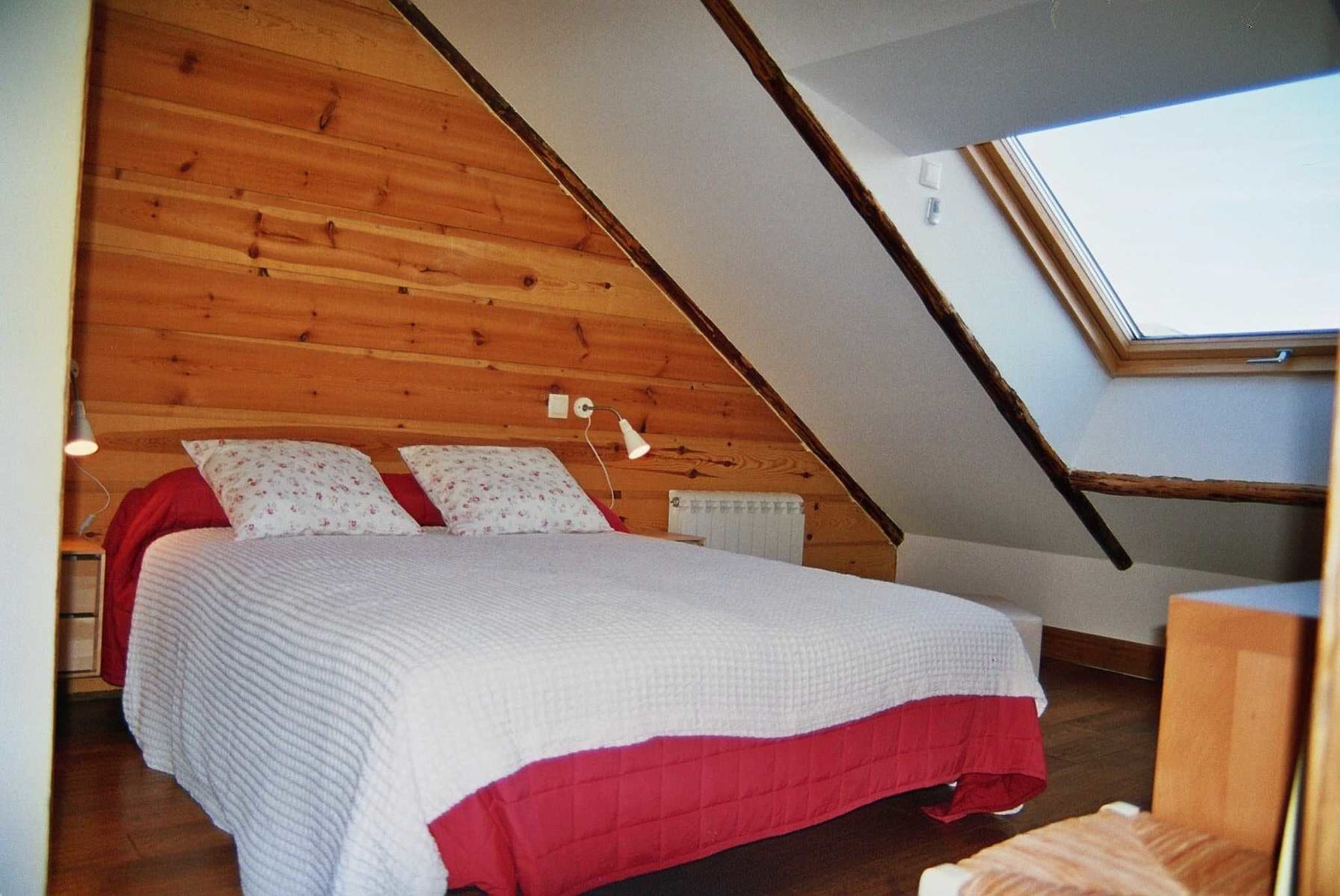 Habitación abuhardillada de Los Espinares