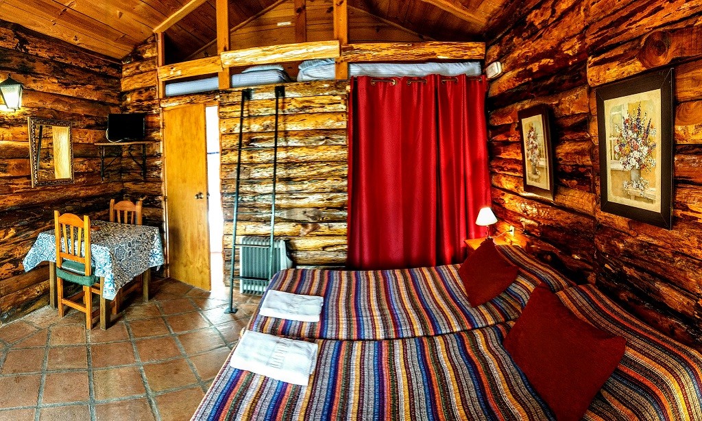Interior de una cabaña de Jimera de Líbar