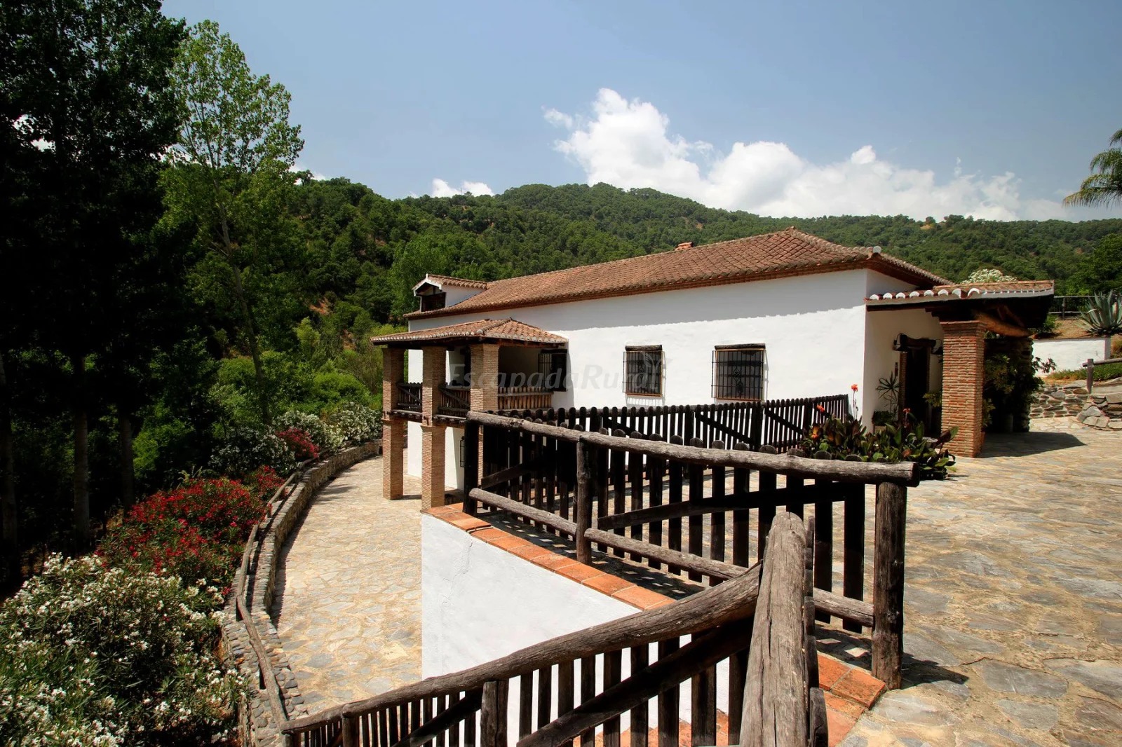 Fachada de El Manantial