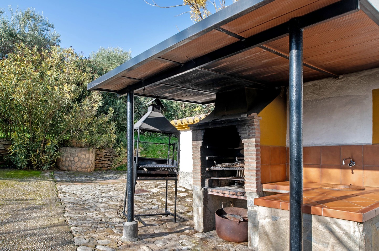 Barbacoa cubierta de Casa Rural Fuente Dulce en Ronda
