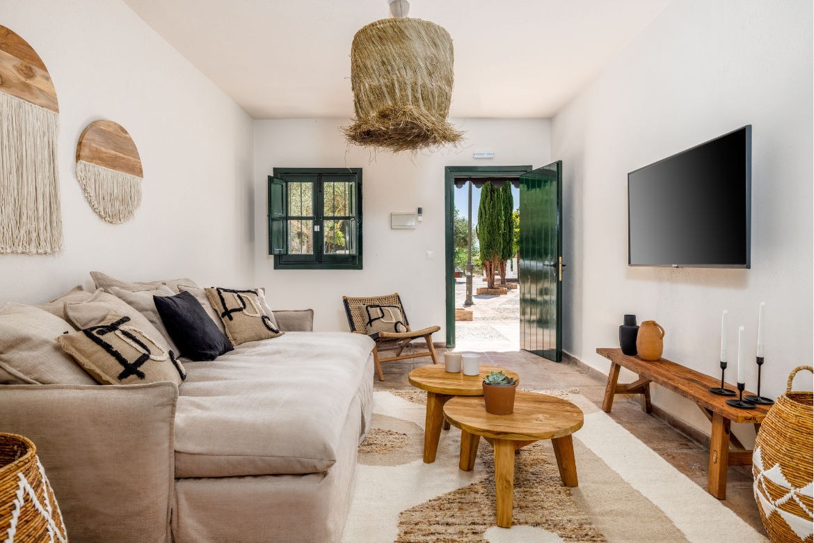 Salón de una vivienda de Karma La Herriza