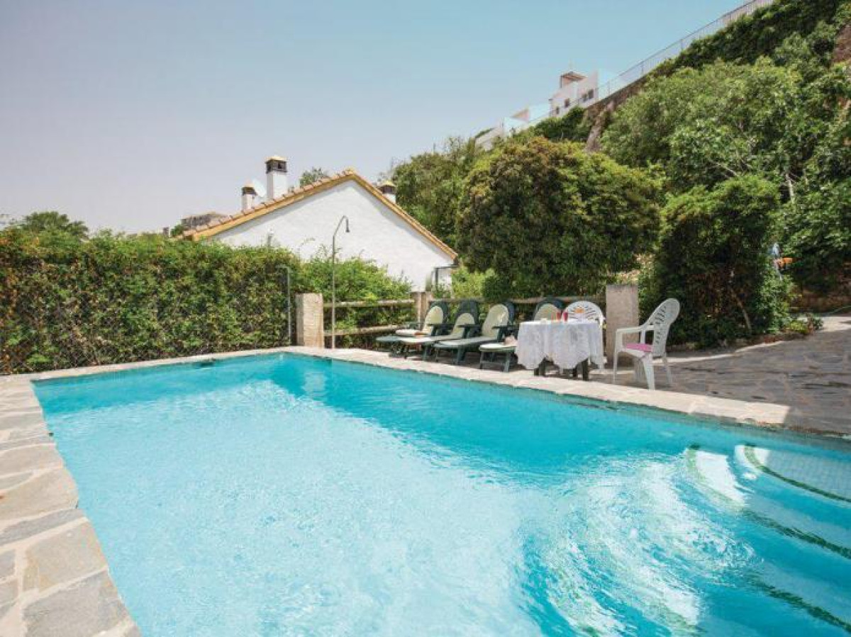Piscina de Paraje El Saltadero