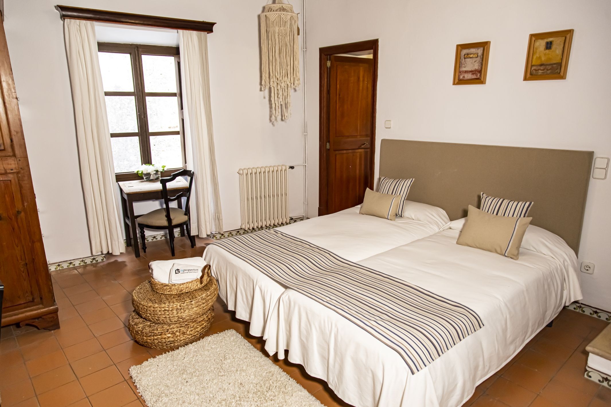 Habitación con cama doble de Villa León de Sineu