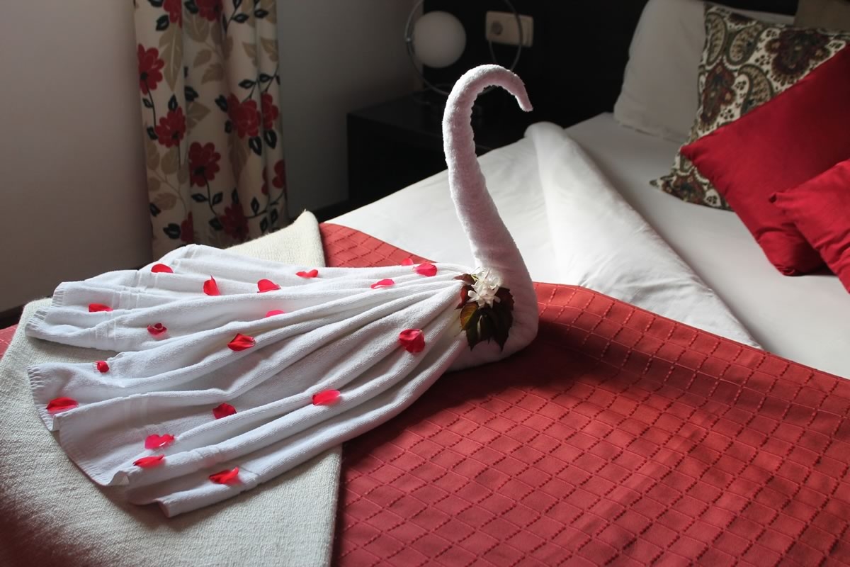 Dormitorio doble en LoftOtel Canet