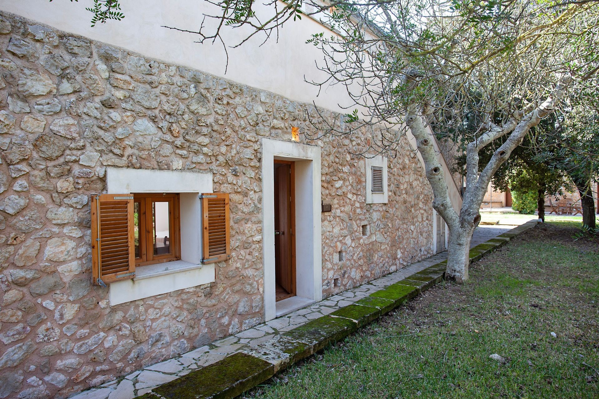 Fachada de piedra de S’Hort de sa Begura