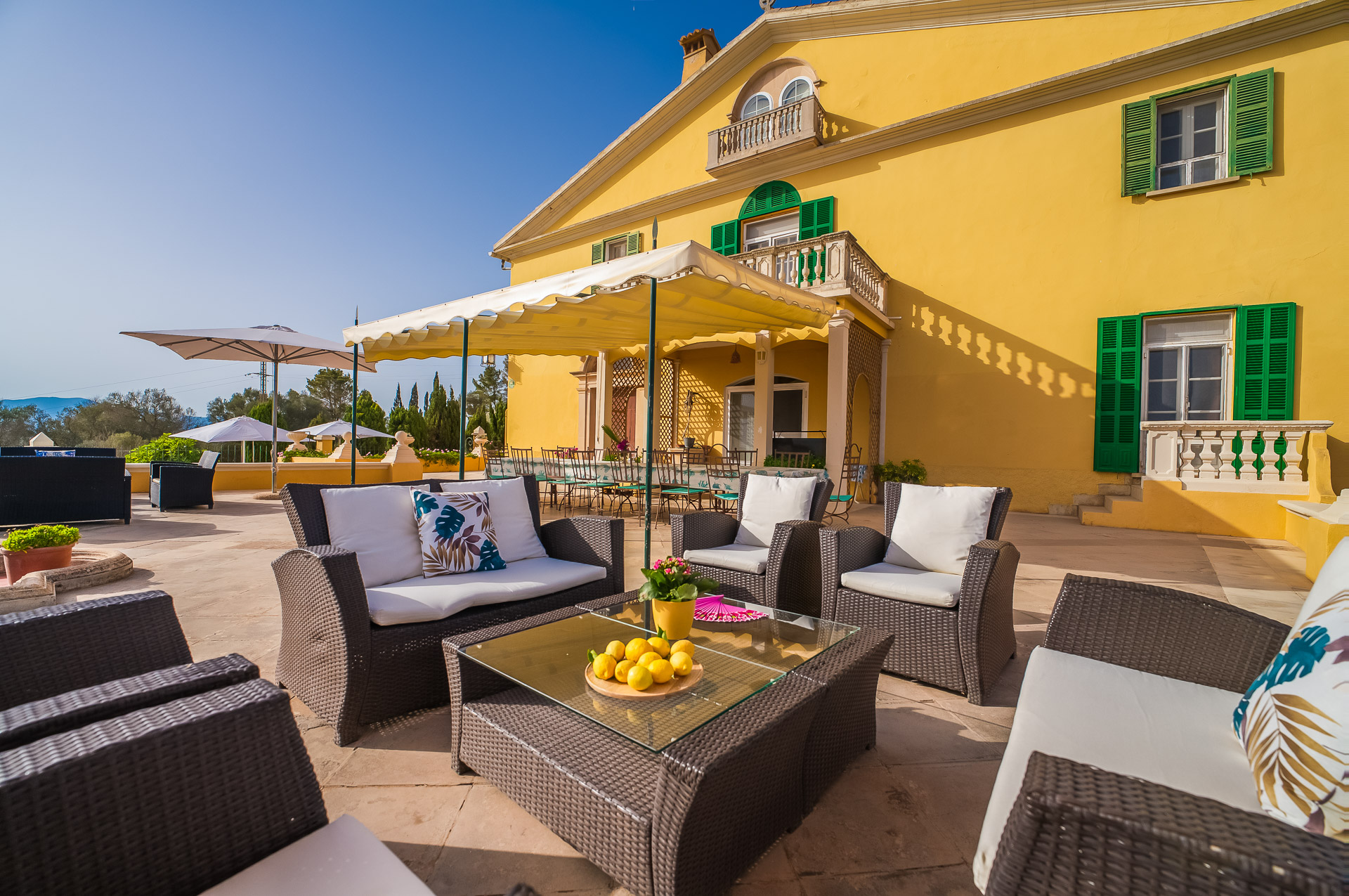 Fachada y terraza de Sa Capella