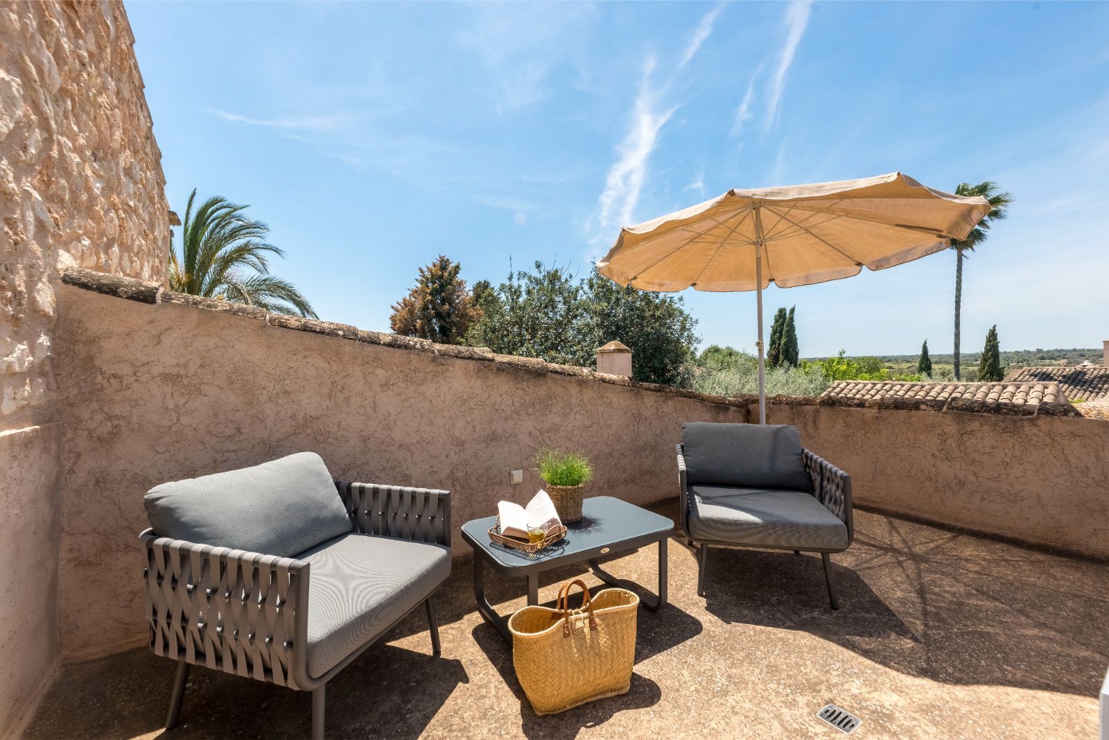 Terraza privada de una suite de Sa Franquesa Nova