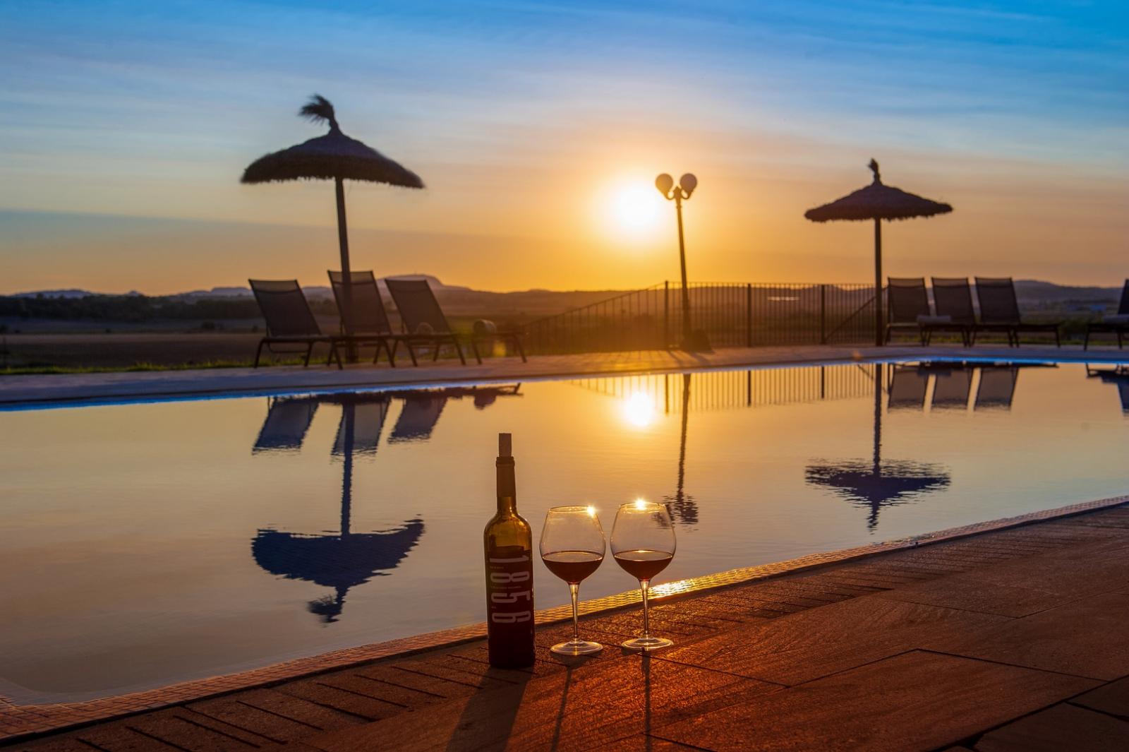 Piscina de Sa Franquesa Vella al atardecer