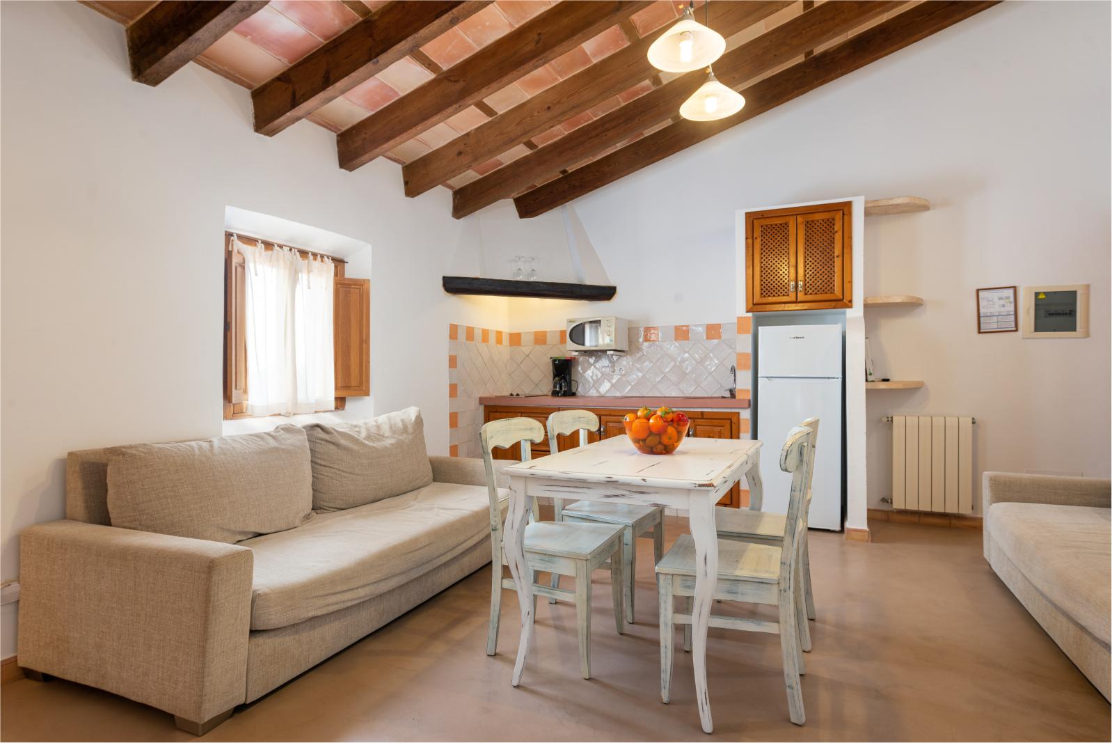 Salón y cocina de un apartamento
