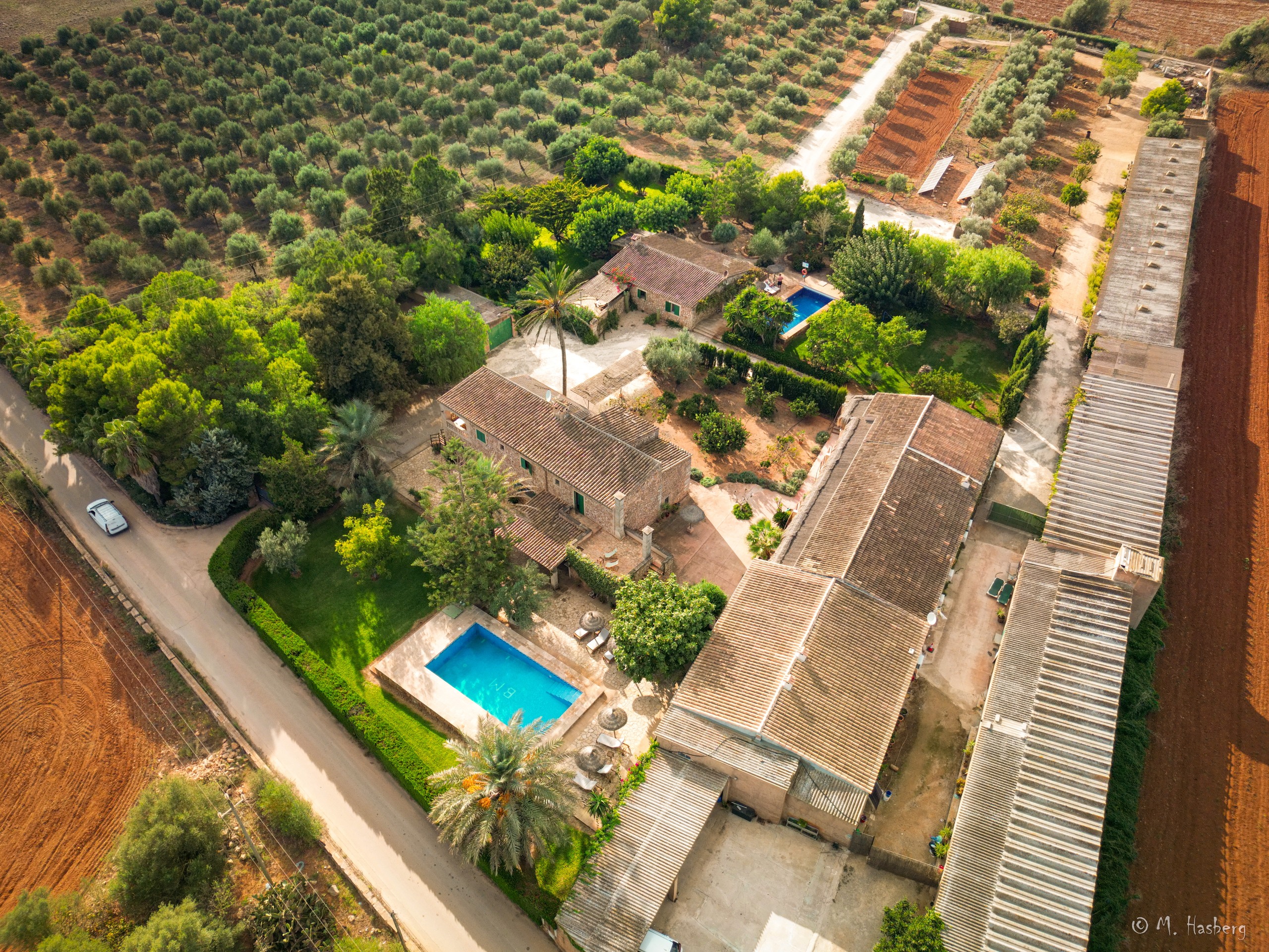 Vista aérea de Son Barceló Mas y piscina