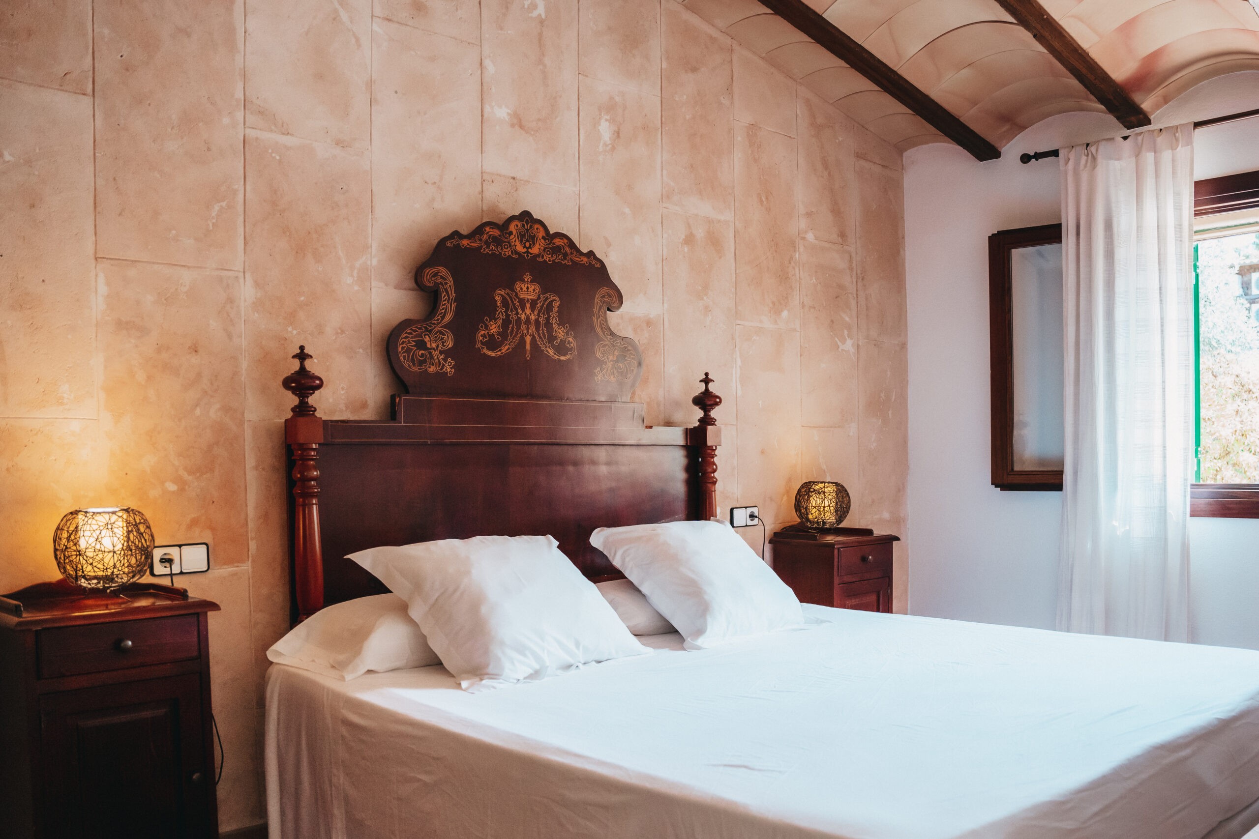 Dormitorio del apartamento con terraza
