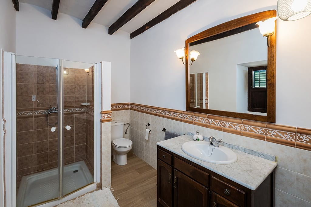 Baño del apartamento de Son Burguet