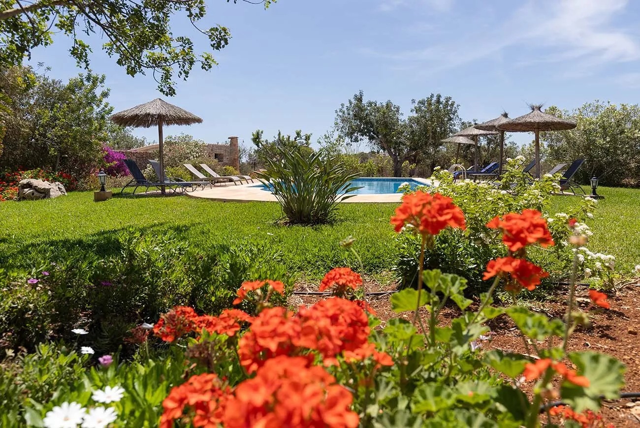 Jardín y piscina de Son Marimón