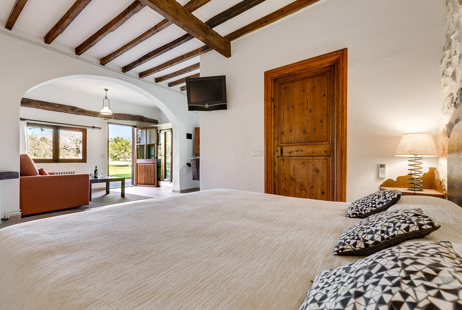 Habitación con vigas de madera