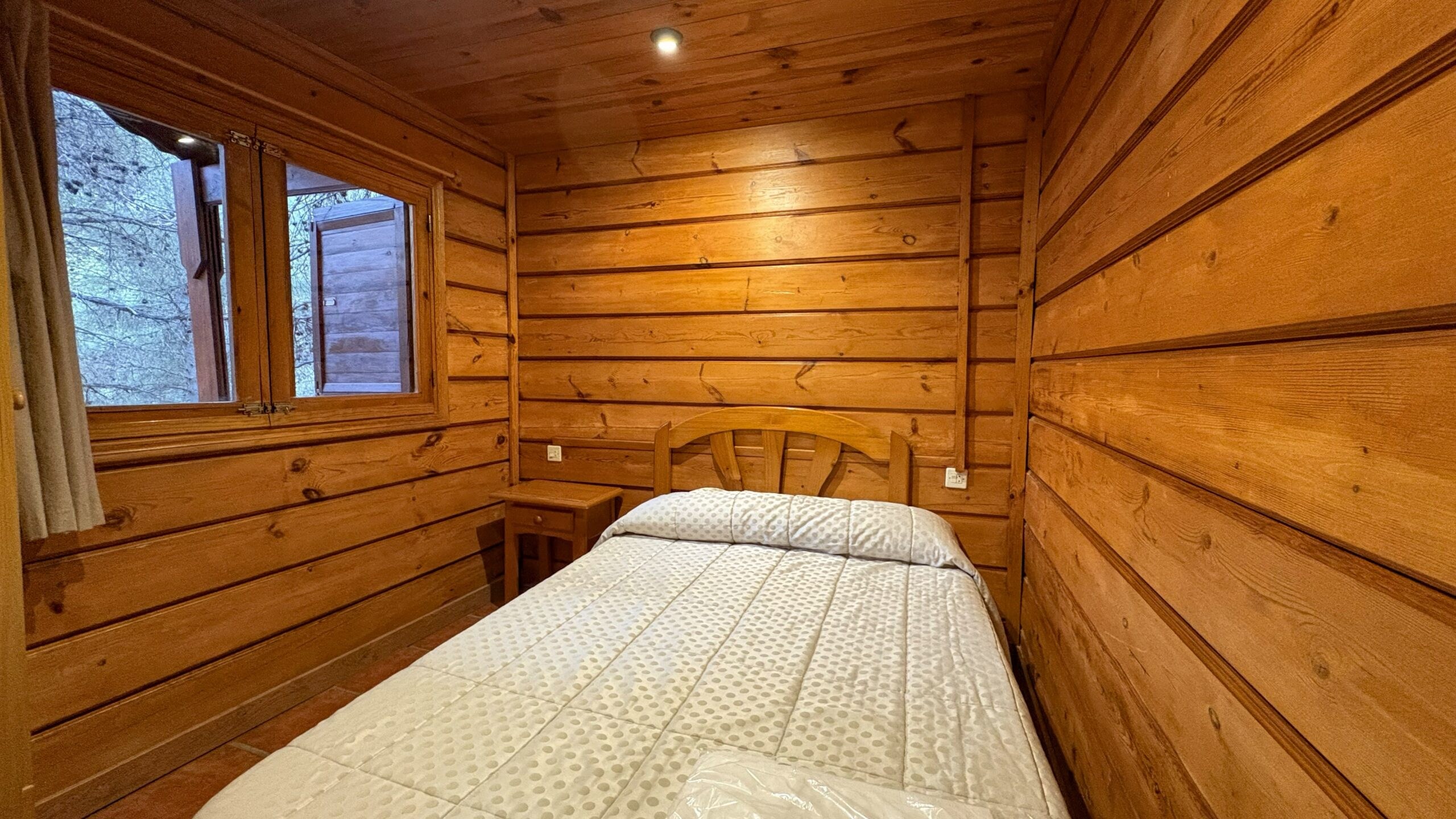 Dormitorio de una cabaña