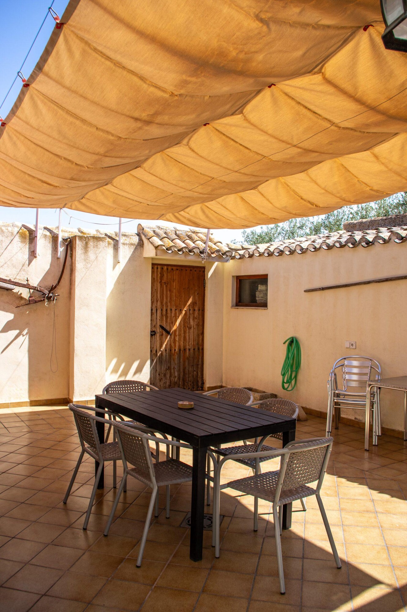 Terraza cubierta de Casa Rural La Escuela