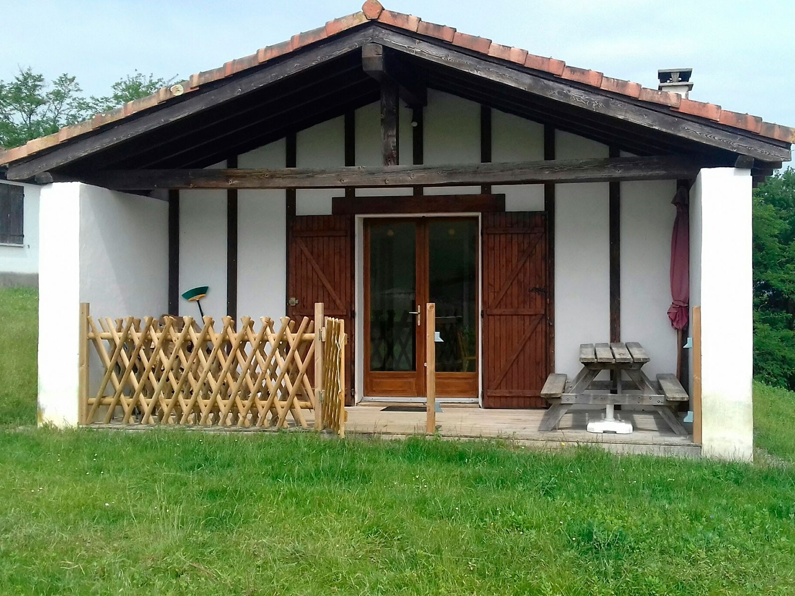 Fachada de una de las casas Bordak