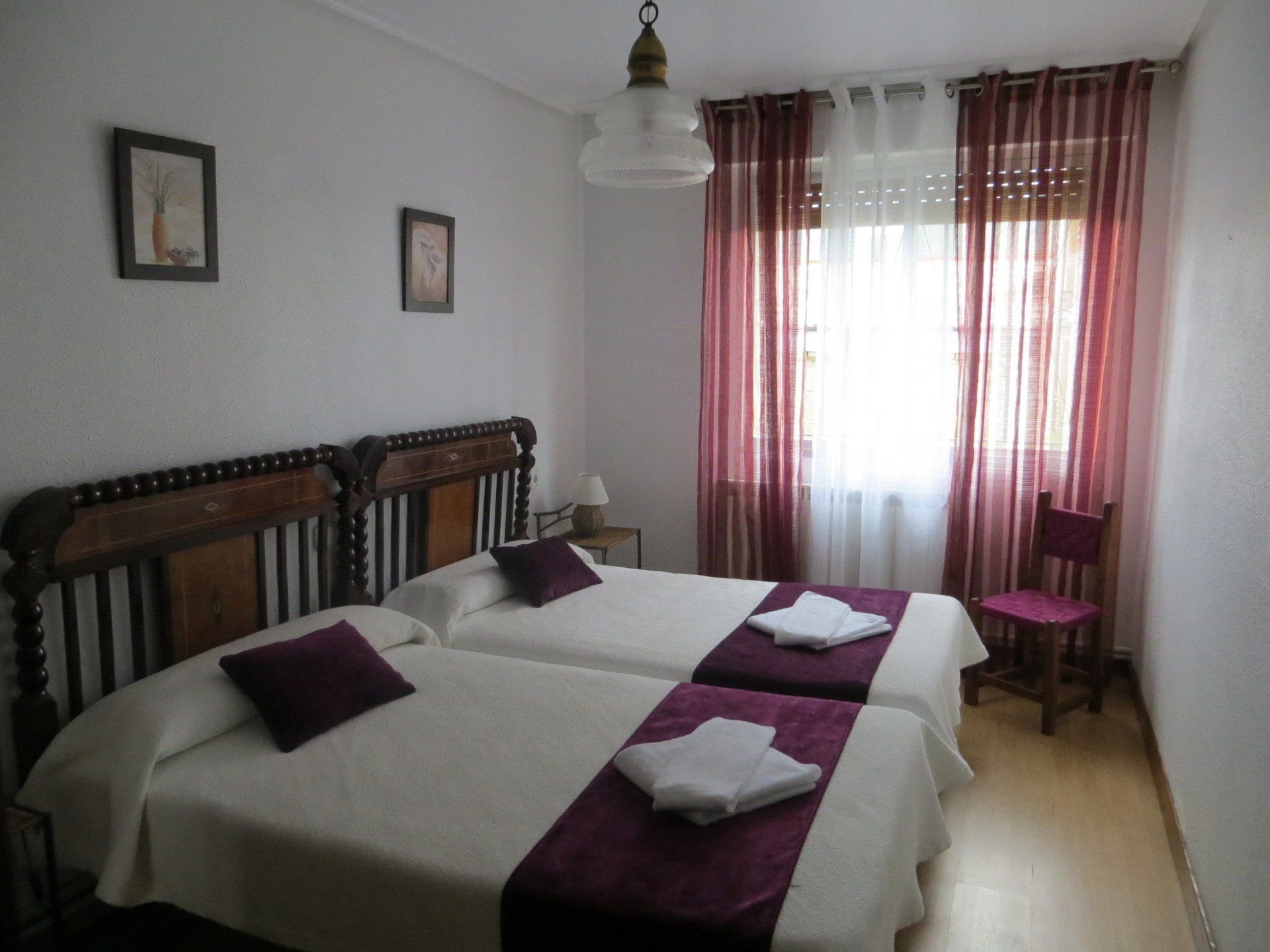 Dormitorio doble de Etxarrienea I · Etxarrienea, Salinas de Oro