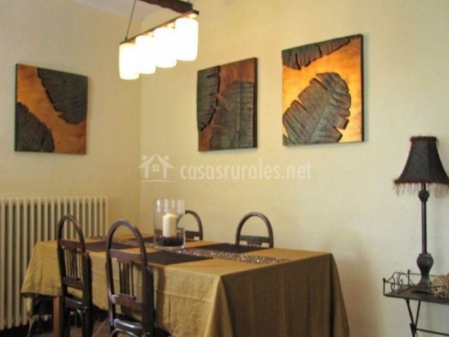 Mesa del comedor · Gaineko Etxea